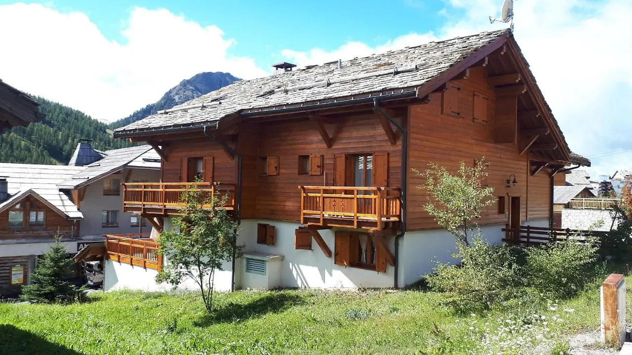 Apartment Le Bois Du Suffin, Pied De Pistes Et Spa Montgenevre France